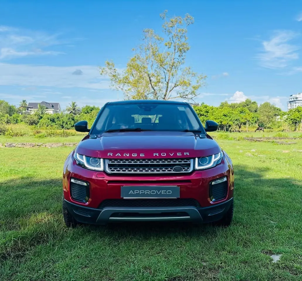 2019 Land Rover Range Rover Evoque SE 1