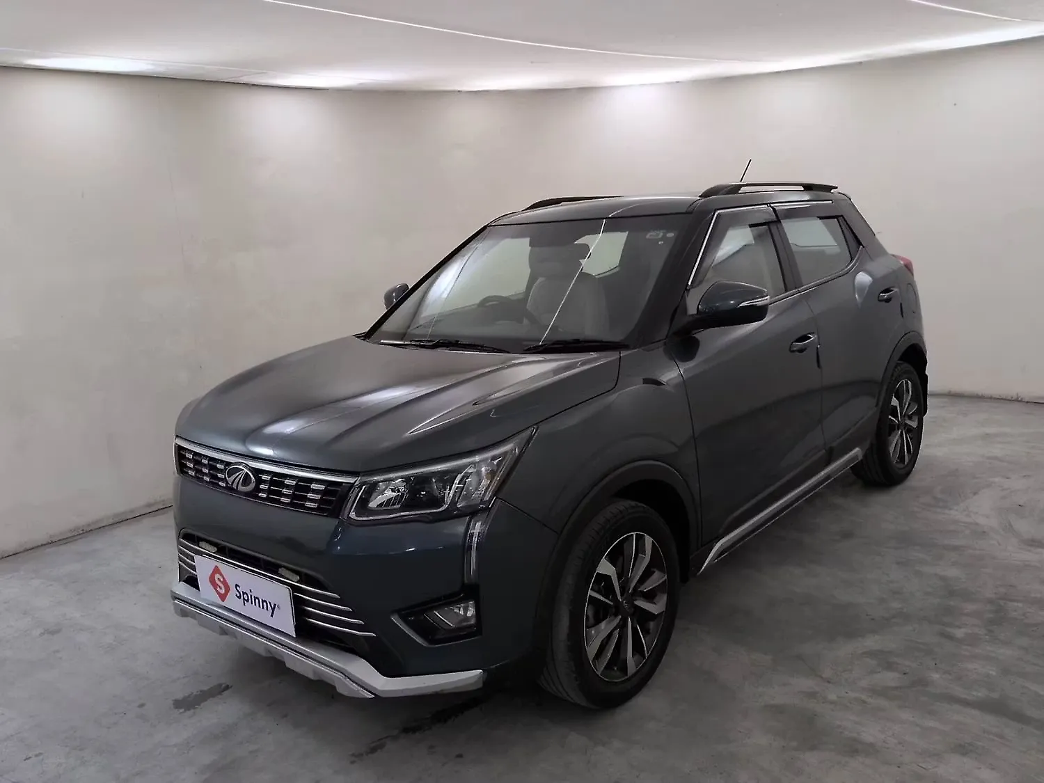 2021 Mahindra XUV300 W8 (O) 1.2 Petrol 1