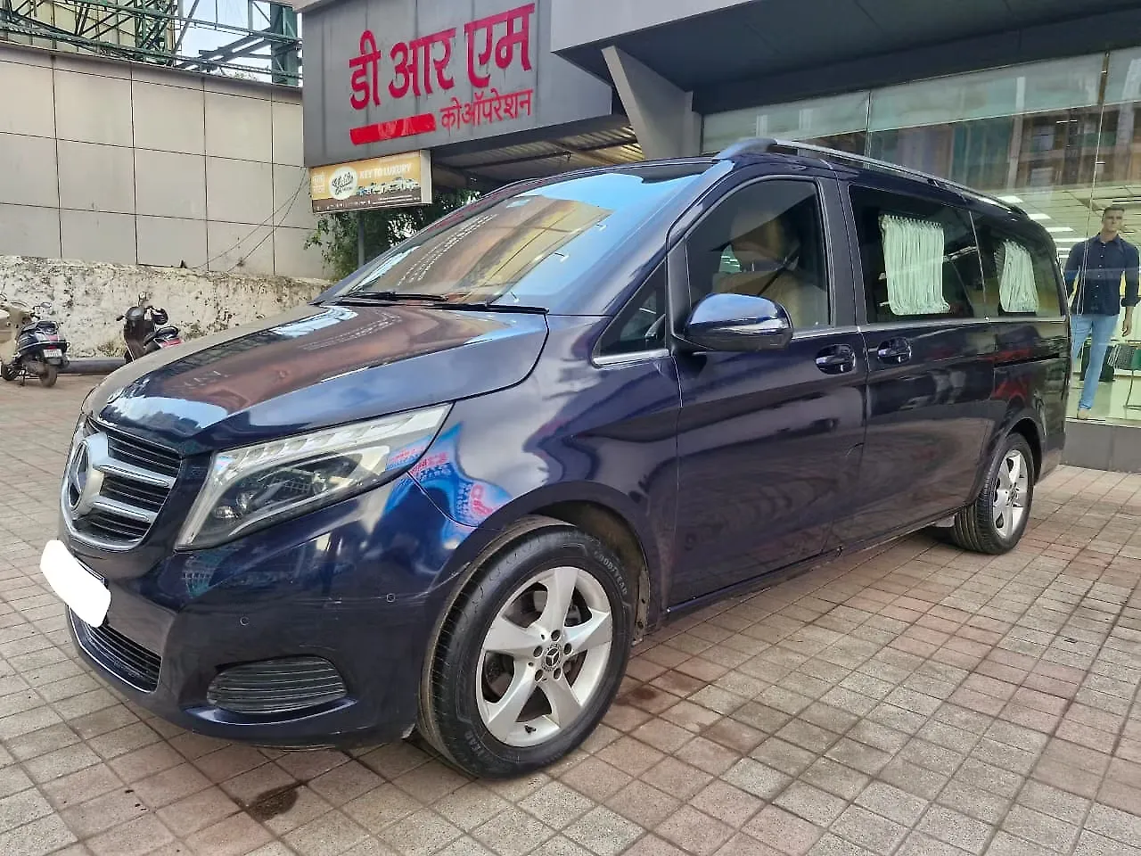 2020 Mercedes-Benz V-Class Exclusive LWB 1