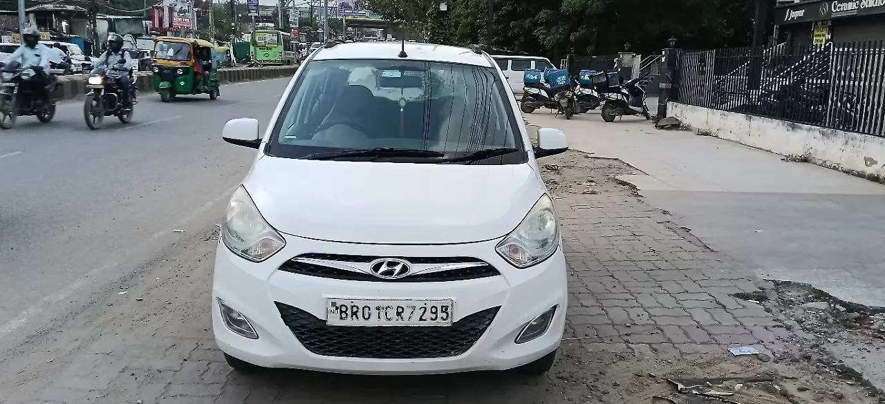 2016 Hyundai i10 Sportz 1.1 iRDE2 [2010--2017] 1