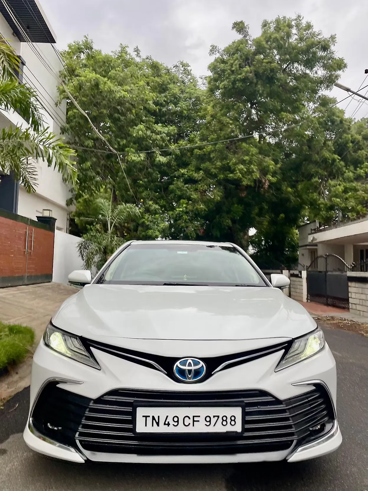 2022 Toyota Camry Hybrid 1