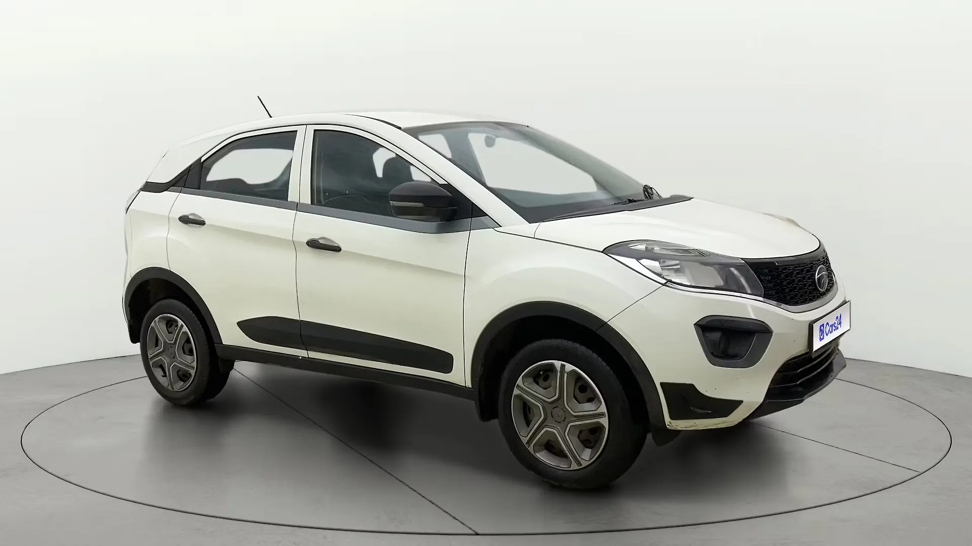 2018 Tata Nexon XM 1