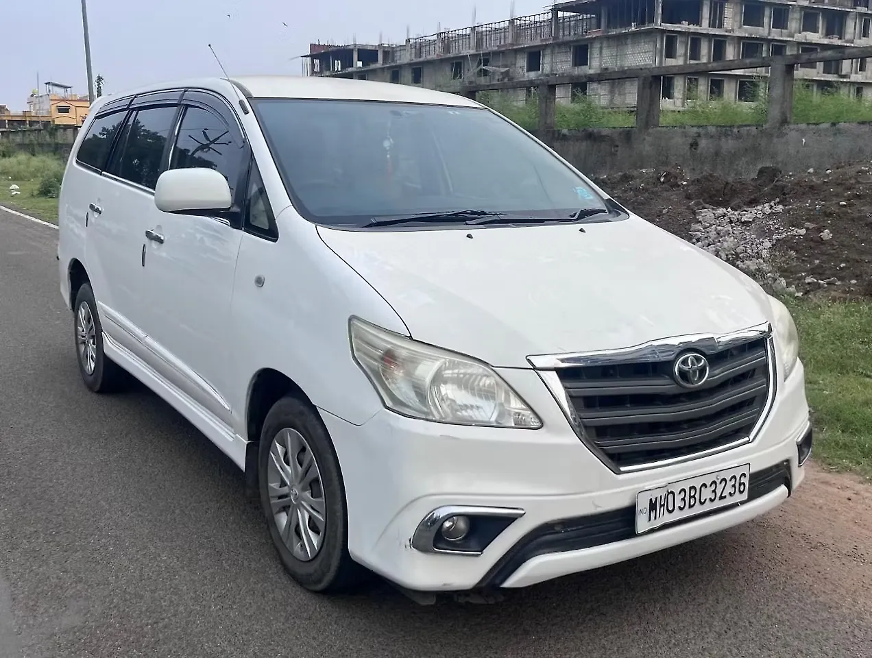 2015 Toyota Innova 2.5 G BS IV 7 STR 1
