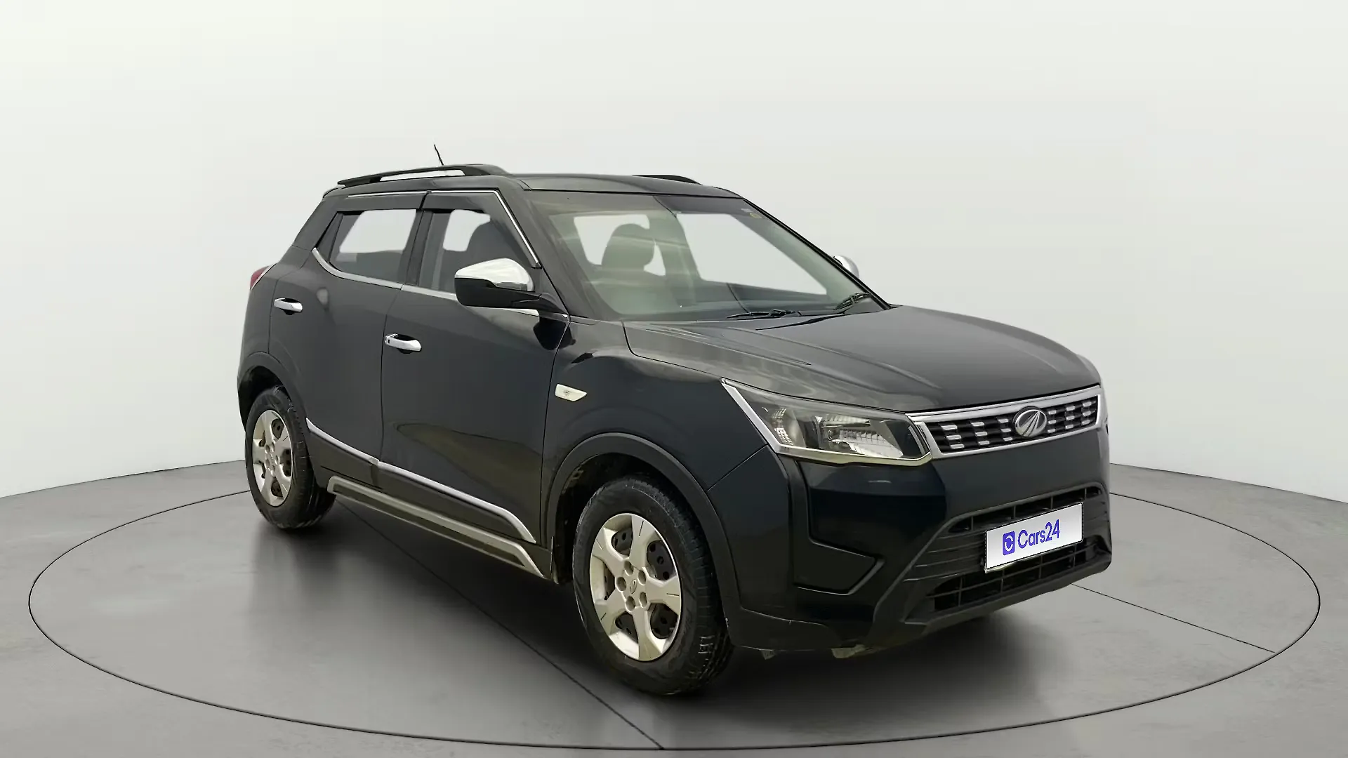 2020 Mahindra XUV300 W6 1.2 Petrol 1