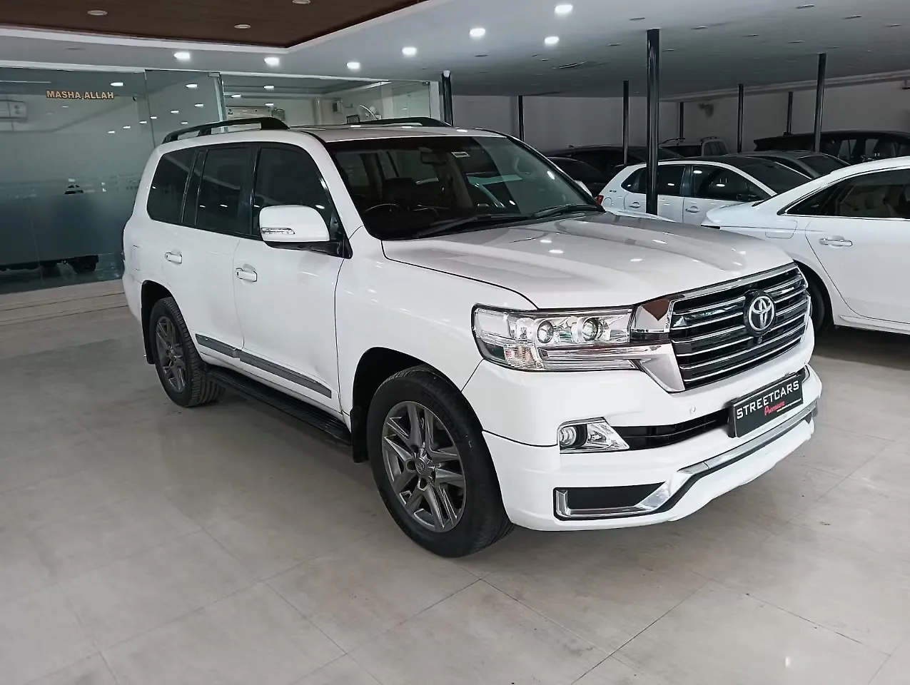 2014 Toyota Land Cruiser LC 200 VX 1