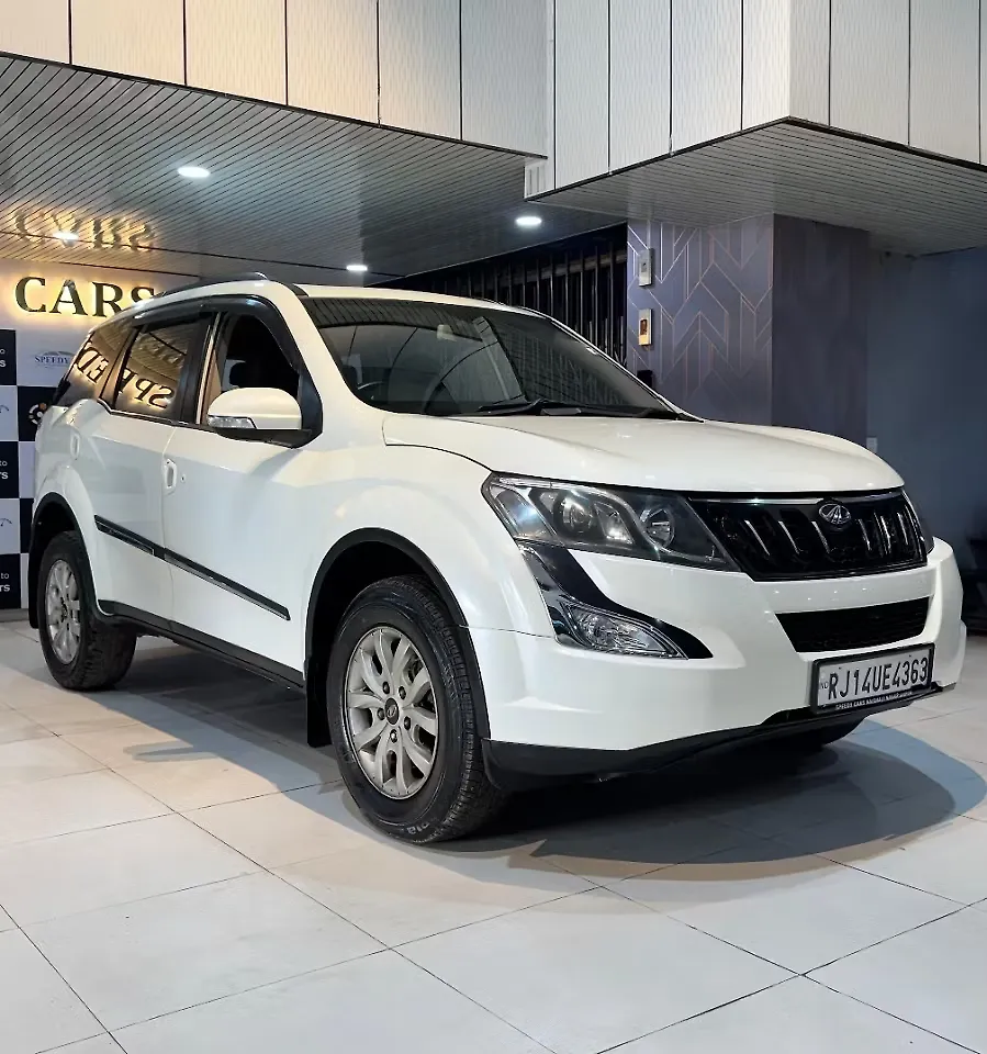 2015 Mahindra XUV500 W10 AWD 1