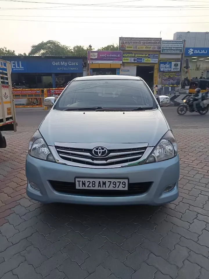 2011 Toyota Innova 2.0 G1 BS-IV 1