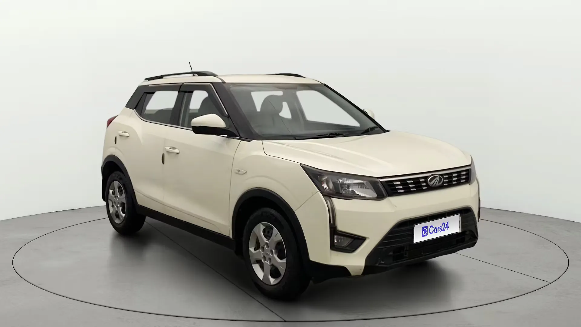 2022 Mahindra XUV300 W6 1.2 Petrol 1