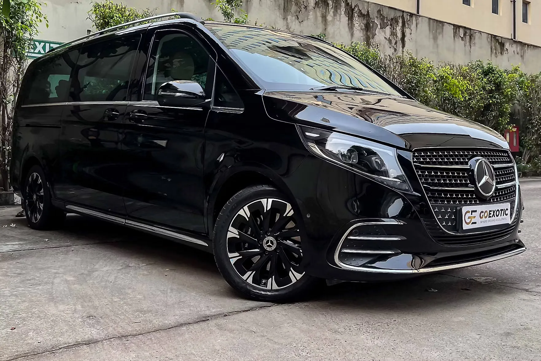 2025 Mercedes-Benz V-Class V 300 Avantgarde Extra 1
