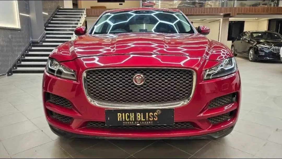 2018 Jaguar F-Pace Prestige 1