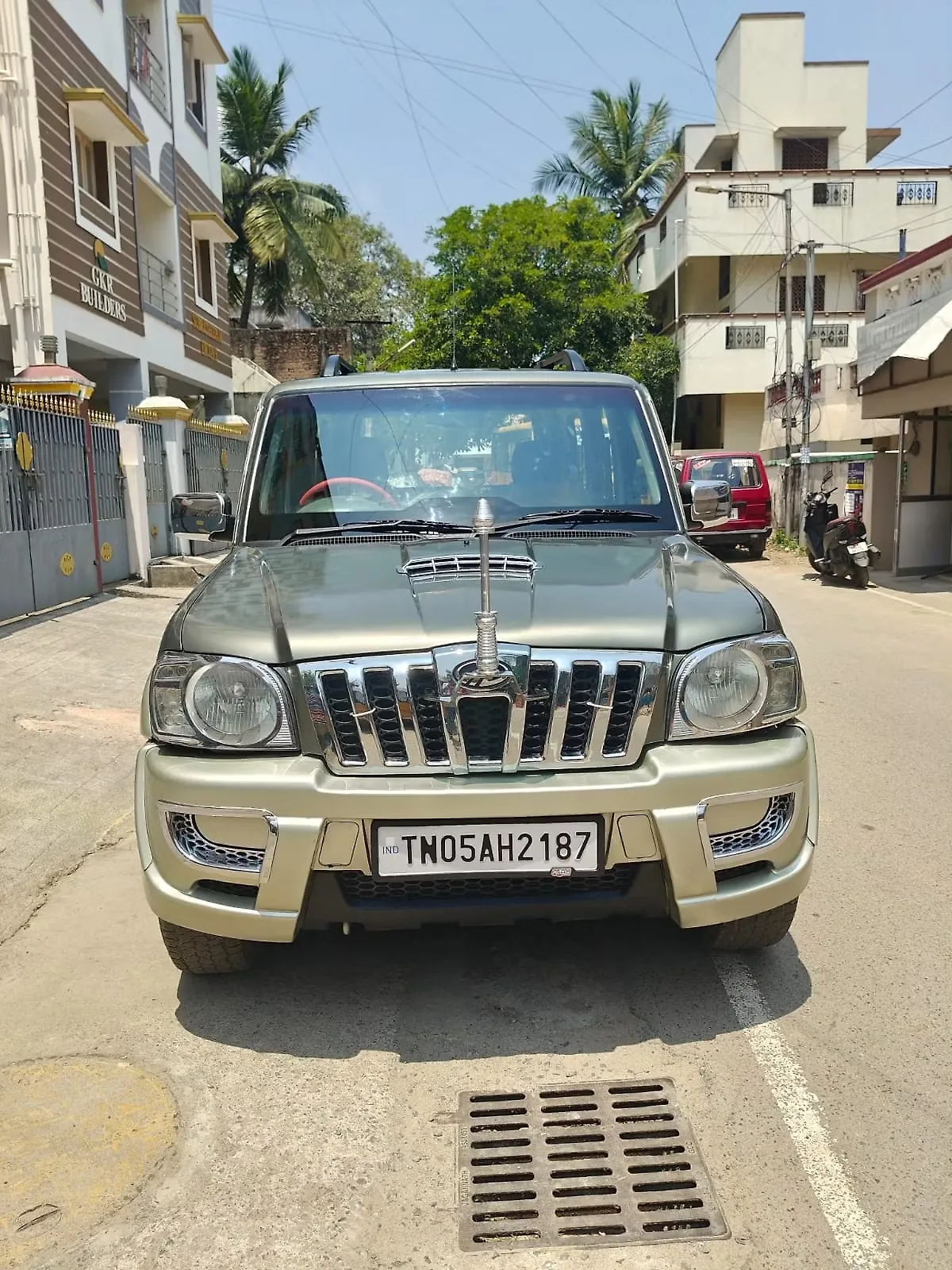 2011 Mahindra Scorpio VLX 4WD Airbag BS-IV 1