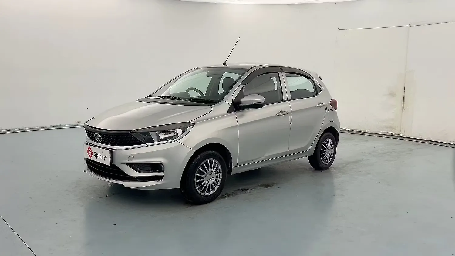2020 Tata Tiago XT [2020-2023] 1