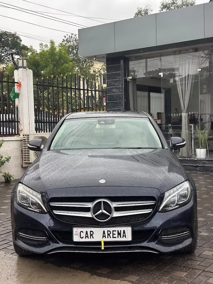 2015 मर्सिडीज़ बेंज़ सी-क्लास C 220d Mild Hybrid (Electric + Diesel) 2.0L Turbo Automatic 1