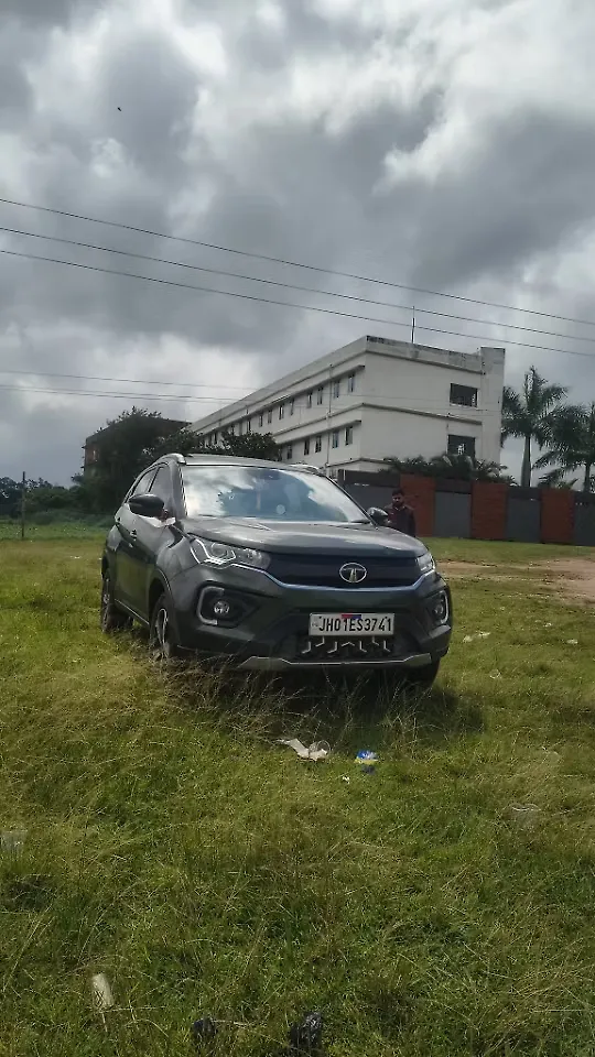 2022 Tata Nexon XZ Plus (HS) 1