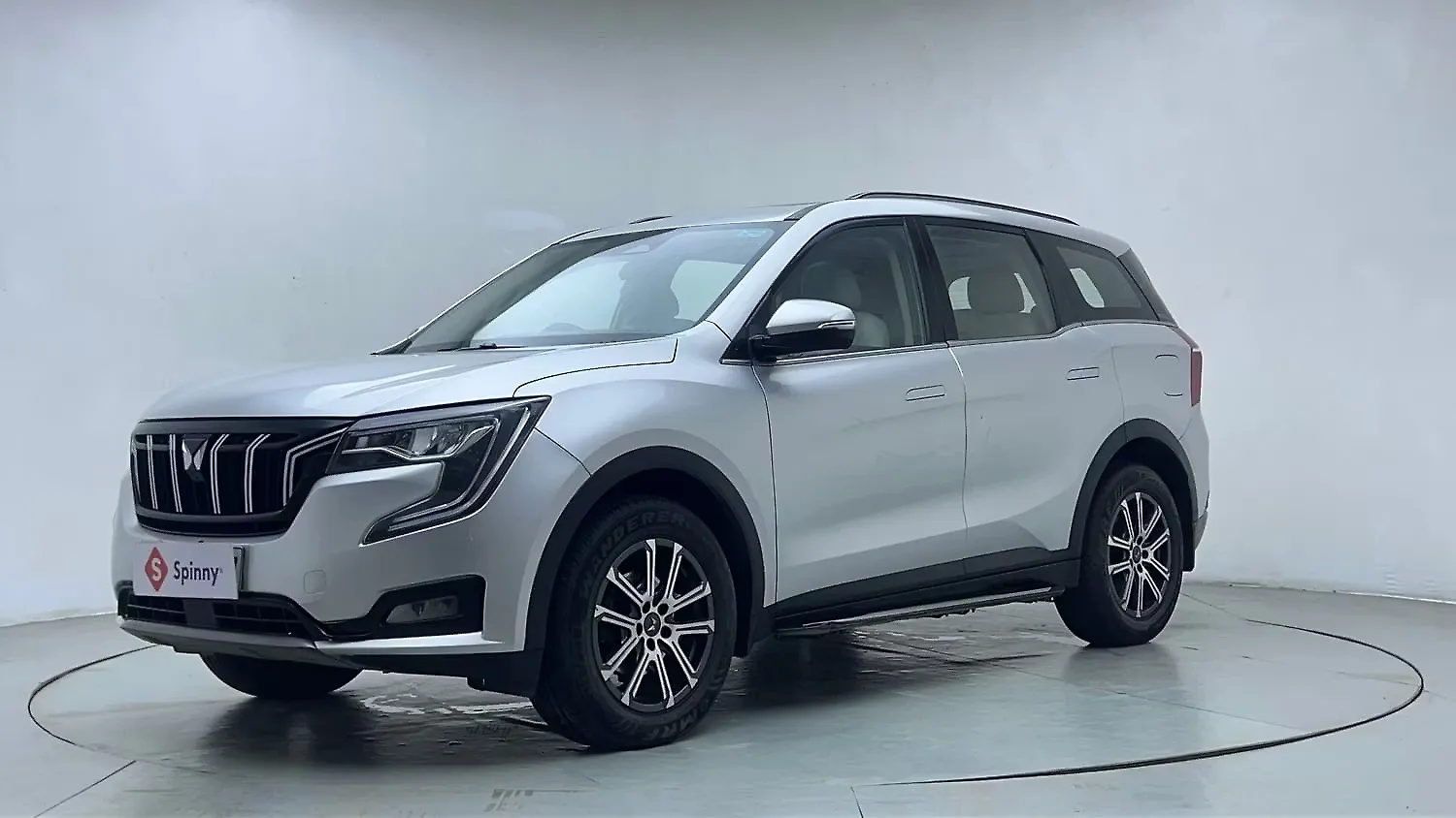 2021 Mahindra XUV700 AX 7 Petrol AT 7 STR [2021] 1
