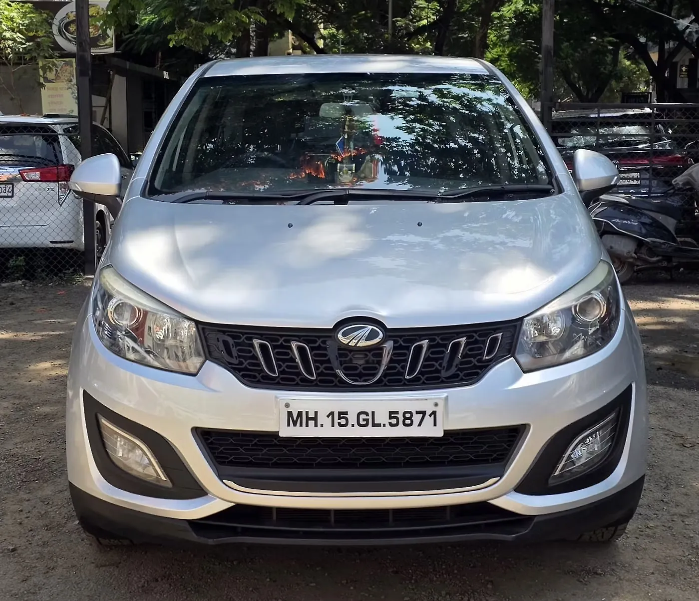 2018 Mahindra Marazzo M6 7 STR 1