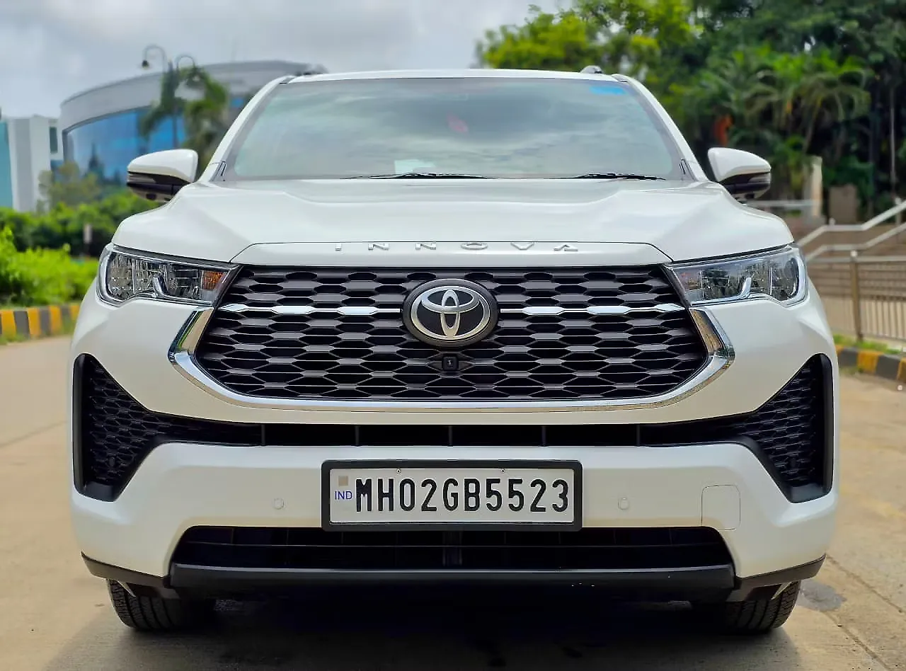 2023 Toyota Innova Hycross VX Hybrid (Electric + Petrol) Automatic (e-CVT) 7 STR 1