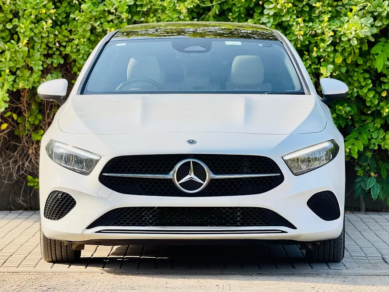 2025 Mercedes-Benz A-Class Limousine 200d 1