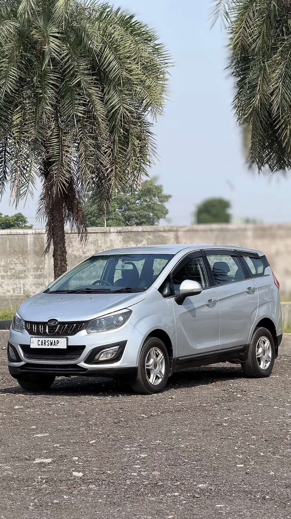 2018 Mahindra Marazzo M6 7 STR 1