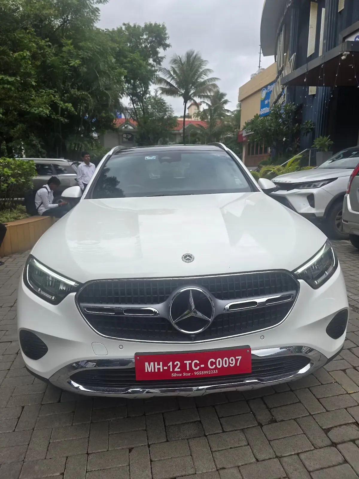 2025 Mercedes-Benz GLC 300 4MATIC 1