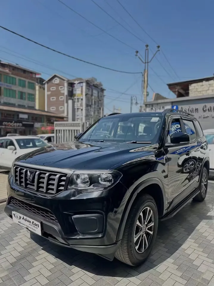 2025 Mahindra Scorpio N Z4 4WD Diesel 2.2L Turbo Manual 7 STR (ESP) 1