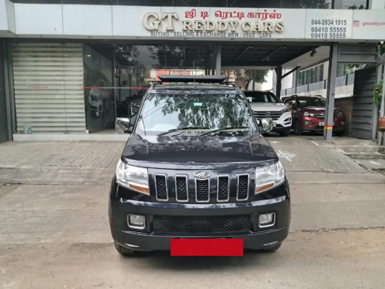 2017 Mahindra TUV300 T8 1