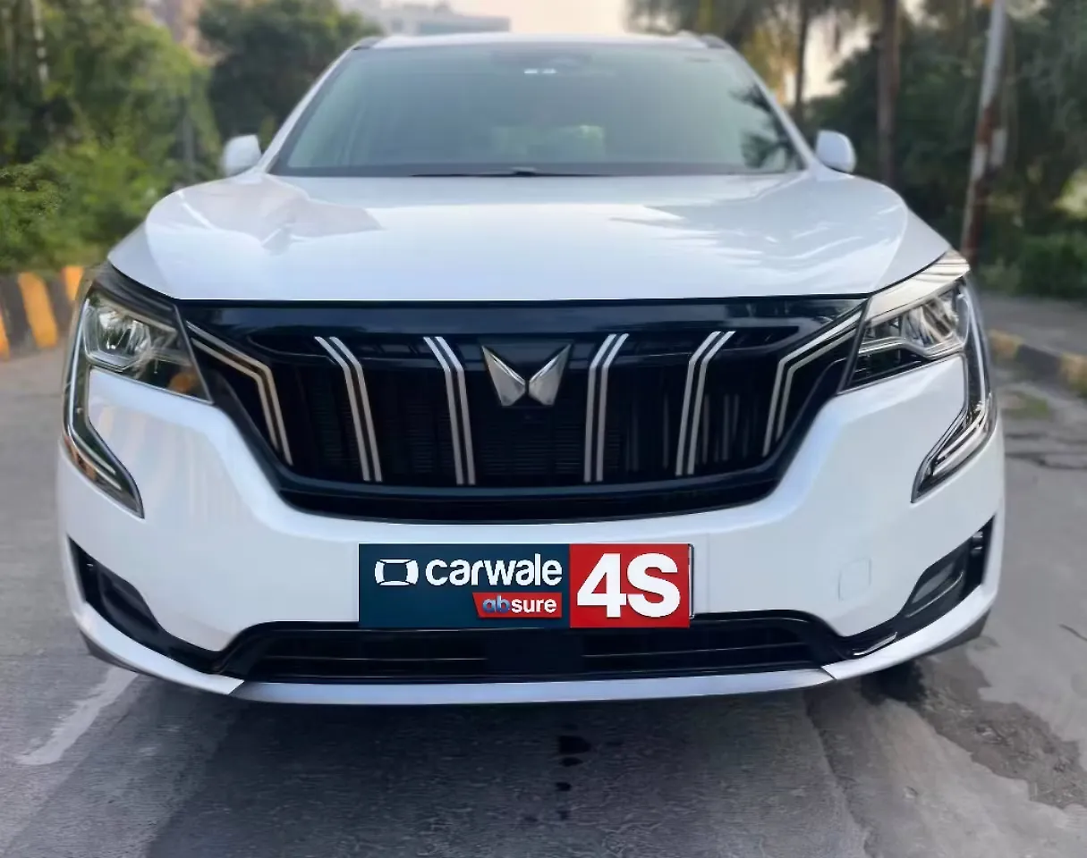 2023 Mahindra XUV700 AX7 Luxury Pack 2WD Diesel 2.2L Turbo Automatic 7 STR 1