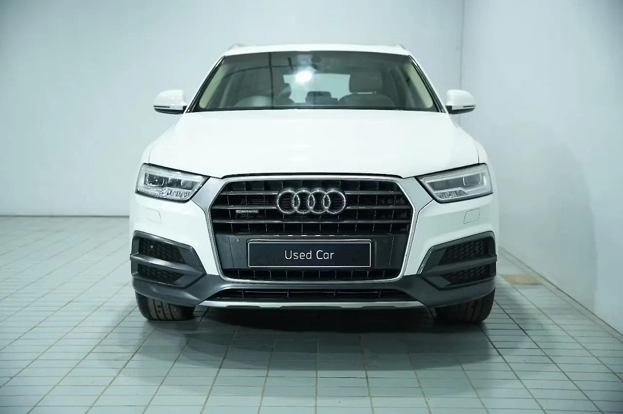 2019 Audi Q3 35 TDI quattro Premium Plus 1