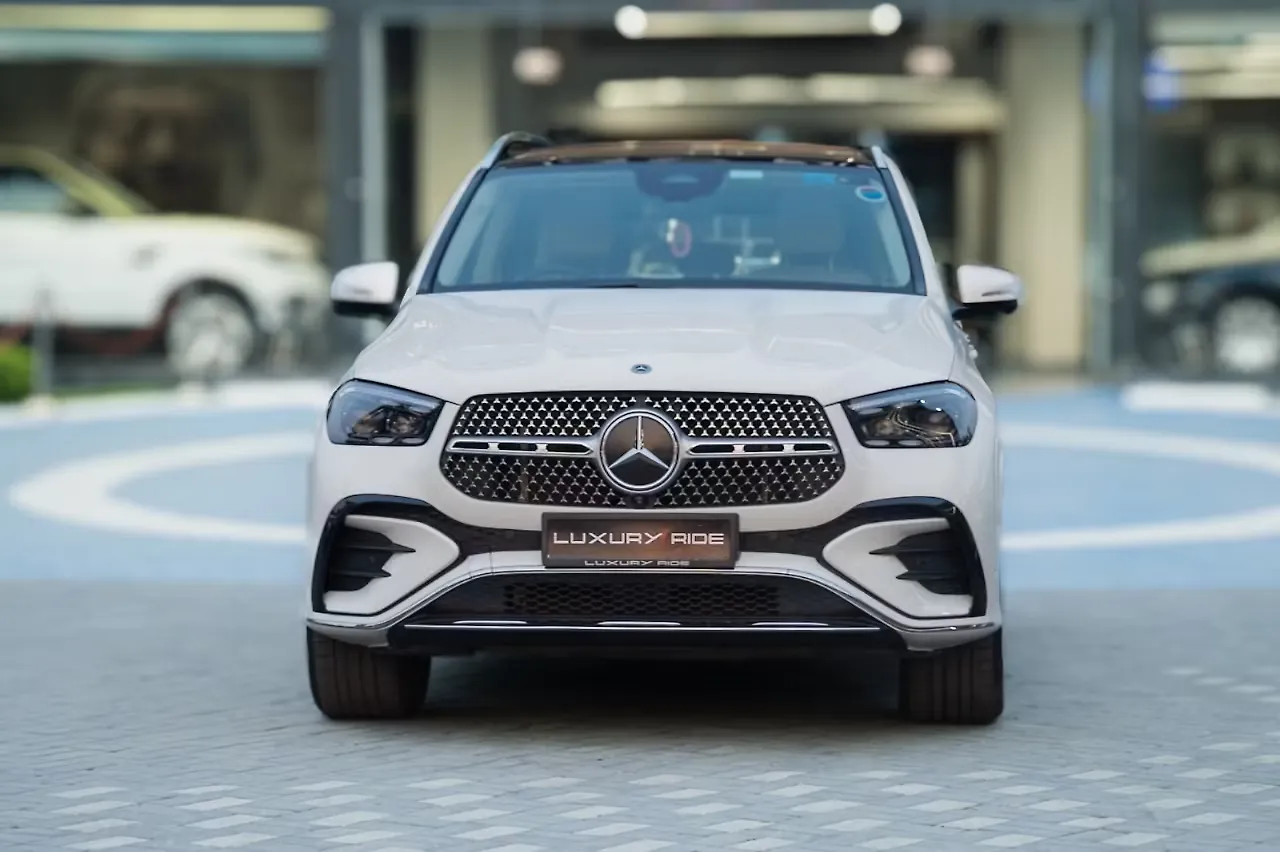 2024 Mercedes-Benz GLE 450 4MATIC LWB Mild Hybrid(Electric + Petrol) 3.0L Turbo Automatic 1