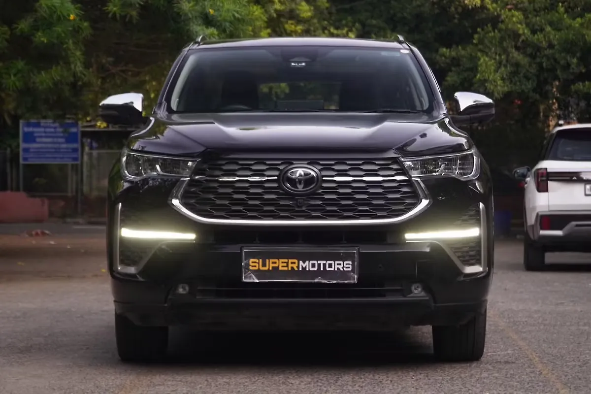 2025 Toyota Innova Hycross ZX (O) Hybrid (Electric + Petrol) Automatic (e-CVT) 7 STR 1