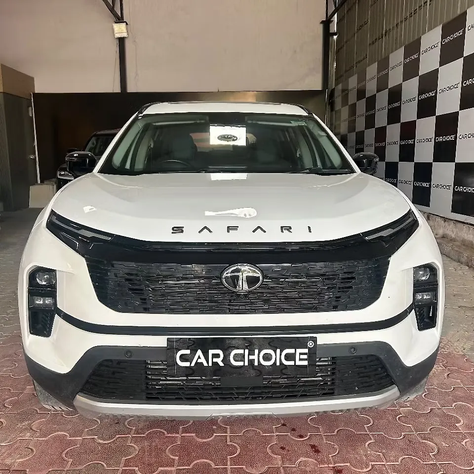 2025 Tata Safari Pure Plus S 7 STR 1