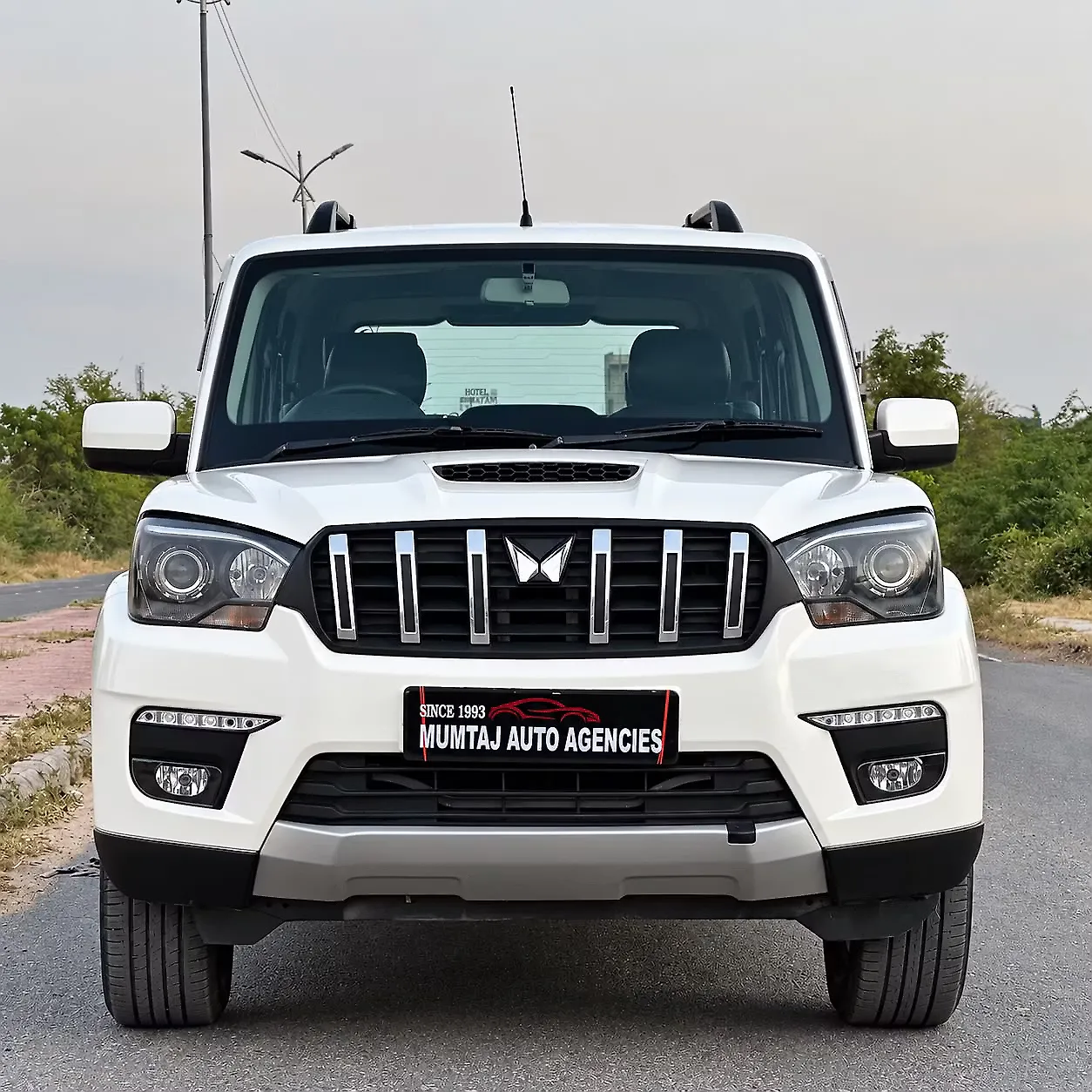 2018 Mahindra Scorpio S7 140 2WD 7 STR 1