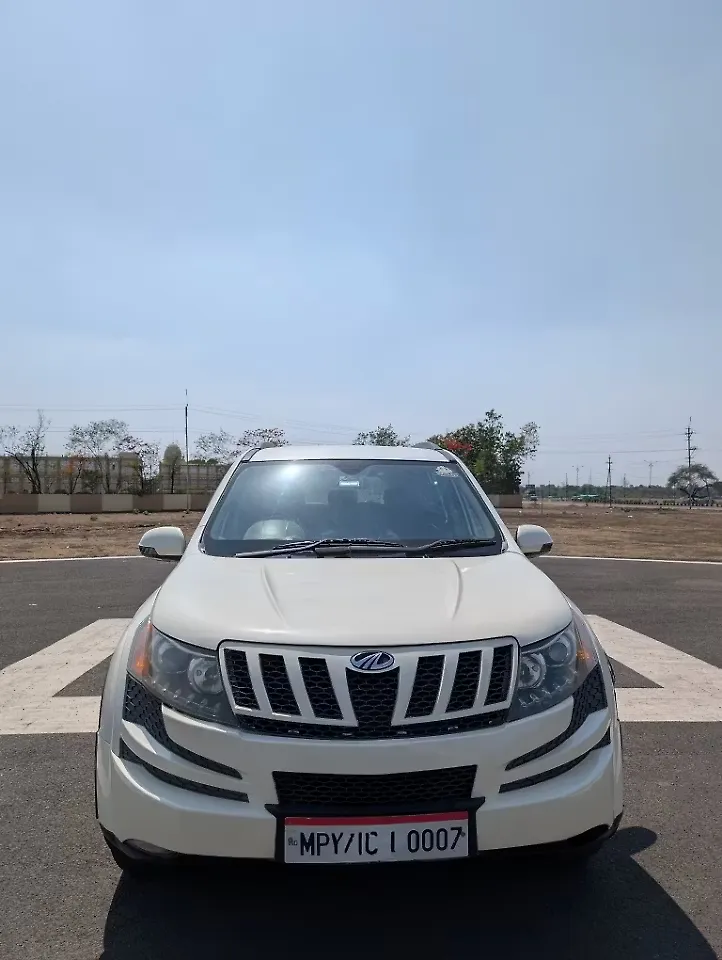 2012 Mahindra XUV500 W8 1