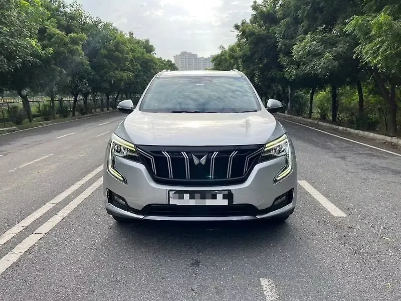 2021 Mahindra XUV700 AX7 Luxury Pack 2WD Petrol 2.0L Turbo Automatic 7 STR 1