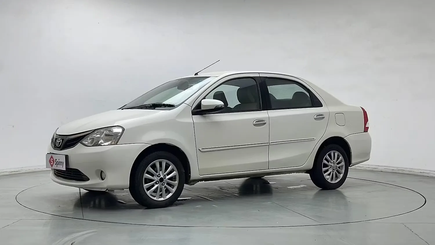 2015 Toyota Etios VX 1