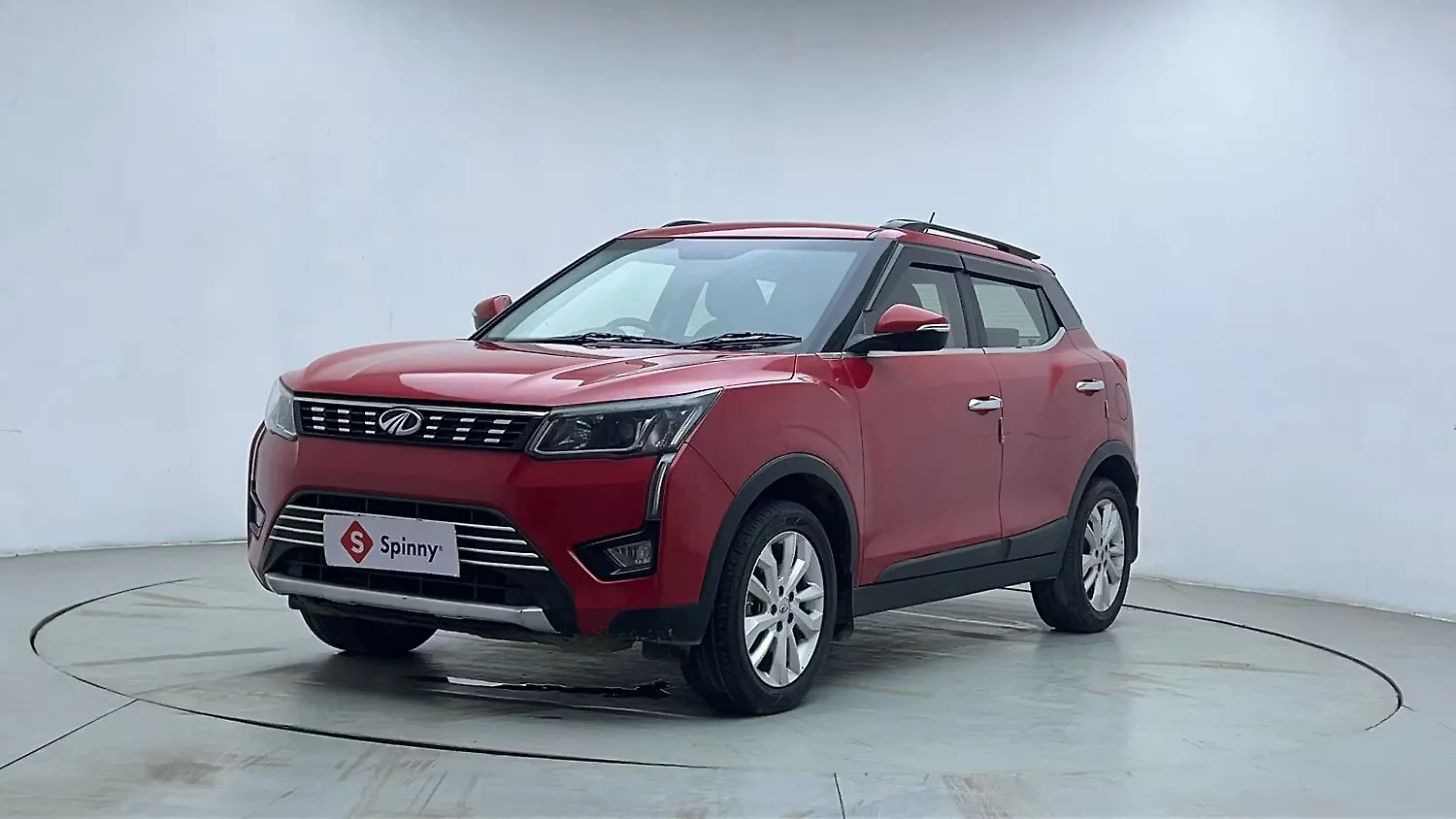 2020 Mahindra XUV300 W8 1.2 Petrol 1