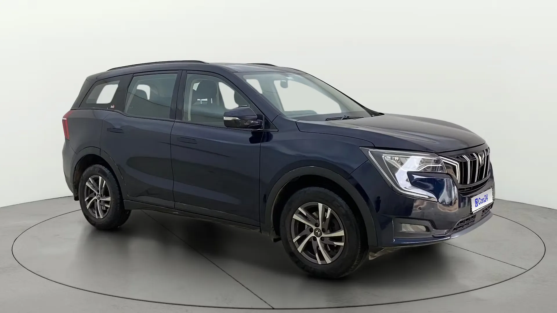2022 Mahindra XUV700 AX 5 Petrol AT 5 STR [2021] 1