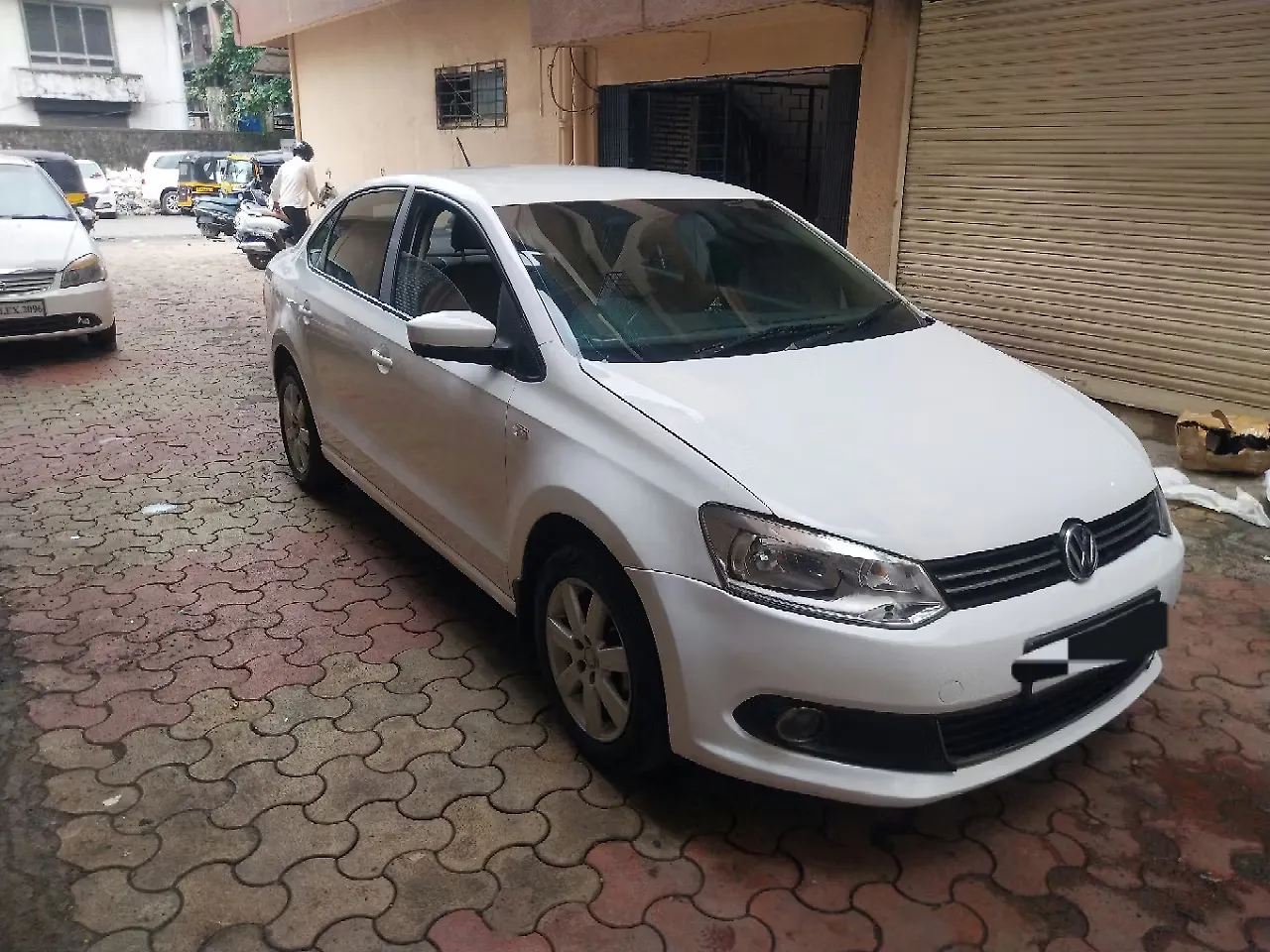2011 Volkswagen Vento Highline Petrol 1