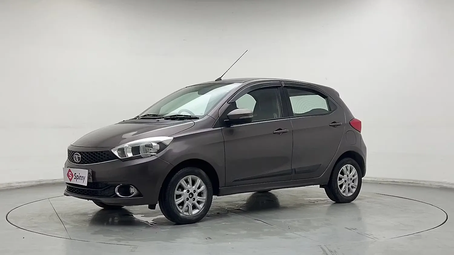2017 Tata Tiago Revotron XZ 1