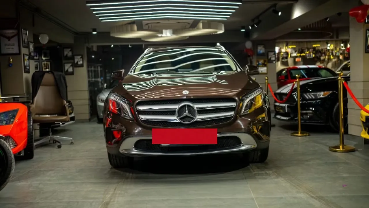 2016 Mercedes-Benz GLA 200 Sport 1