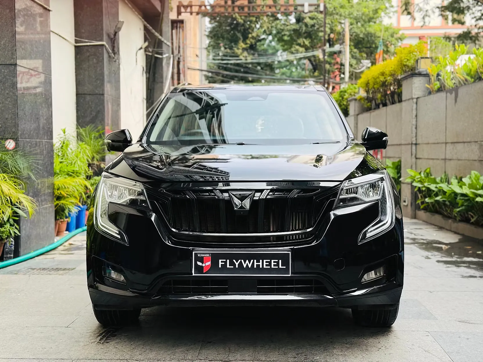 2022 Mahindra XUV700 AX 7 Petrol AT Luxury Pack 7 STR [2021] 1