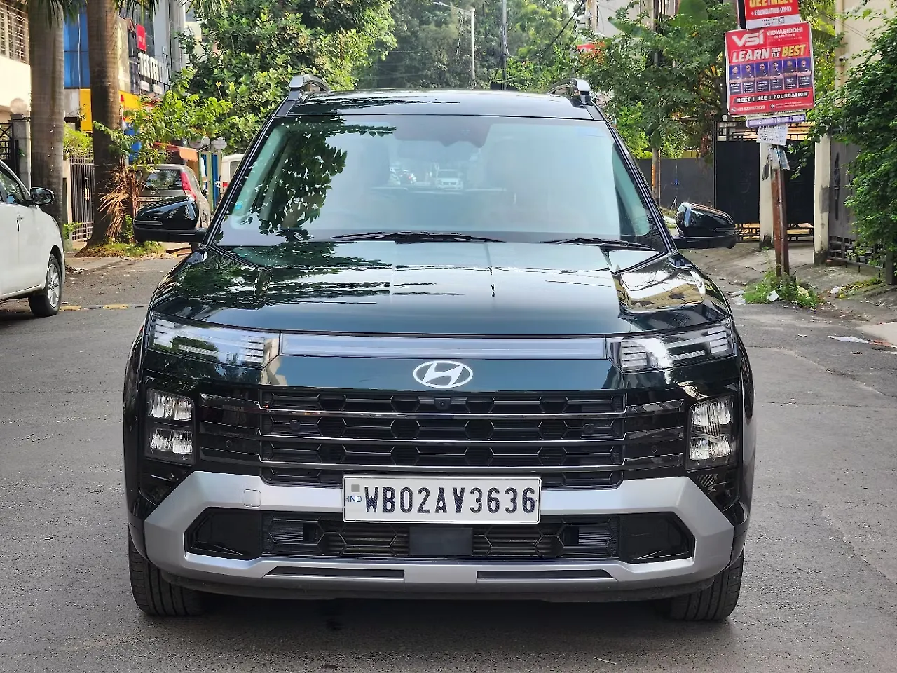 2024 Hyundai Alcazar Signature (O) 6 STR 1.5 Petrol  DCT Dual Tone 1