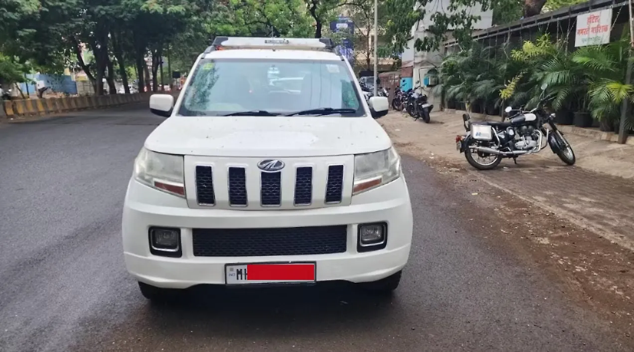 2015 Mahindra TUV300 T8 1