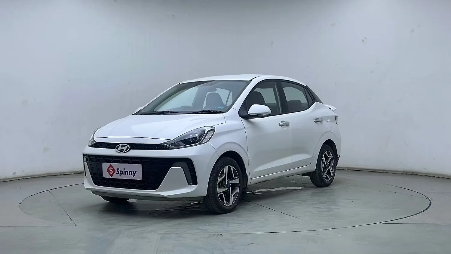 2023 Hyundai Aura SX Plus Petrol Automatic 1