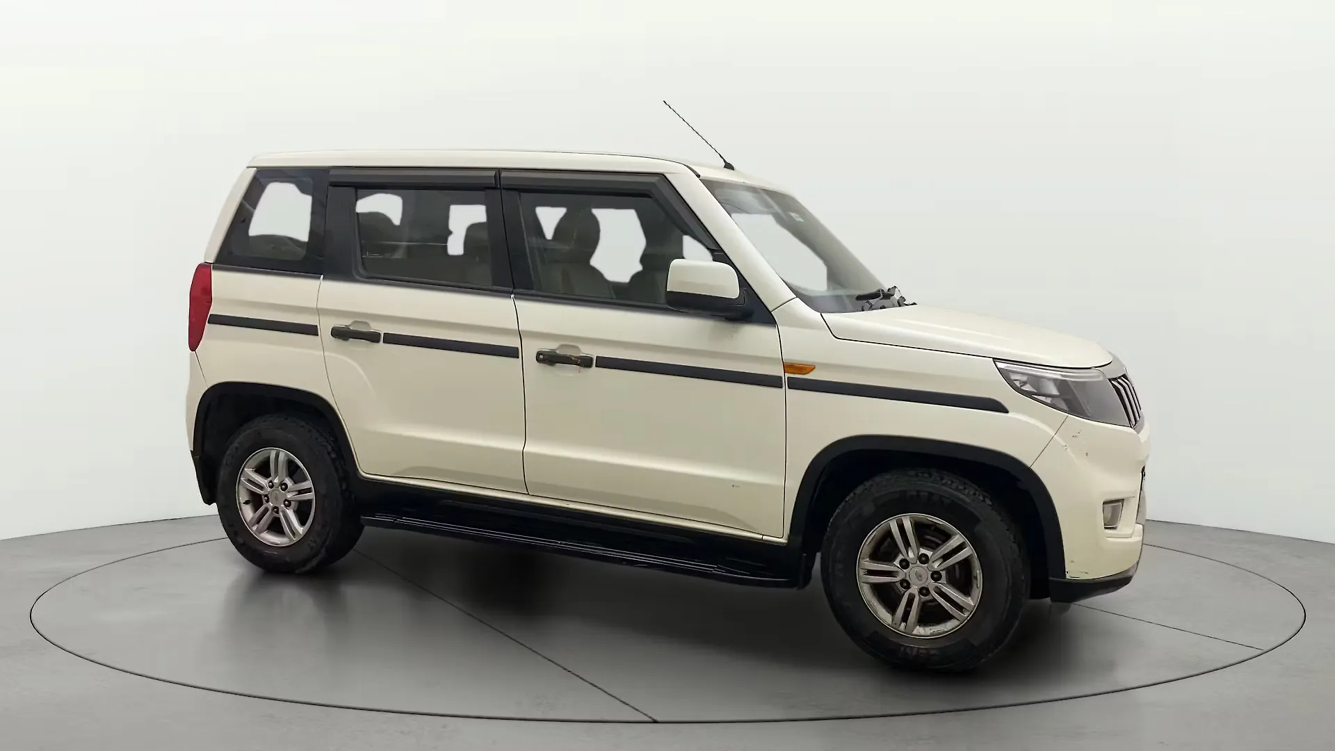2021 Mahindra Bolero N10 1
