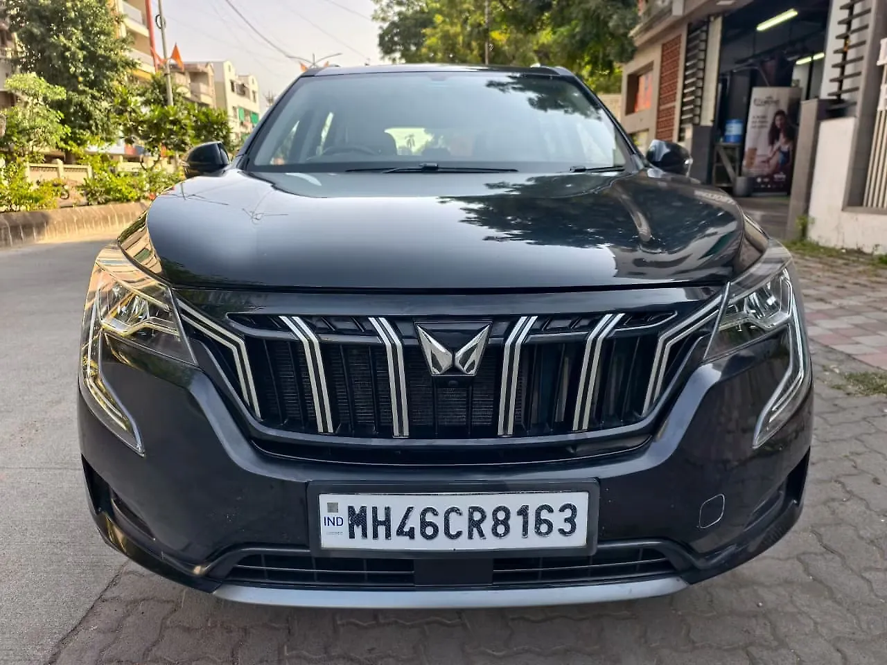 2024 महिंद्रा XUV700 AX5 पेट्रोल एमटी 5 सीटर 1