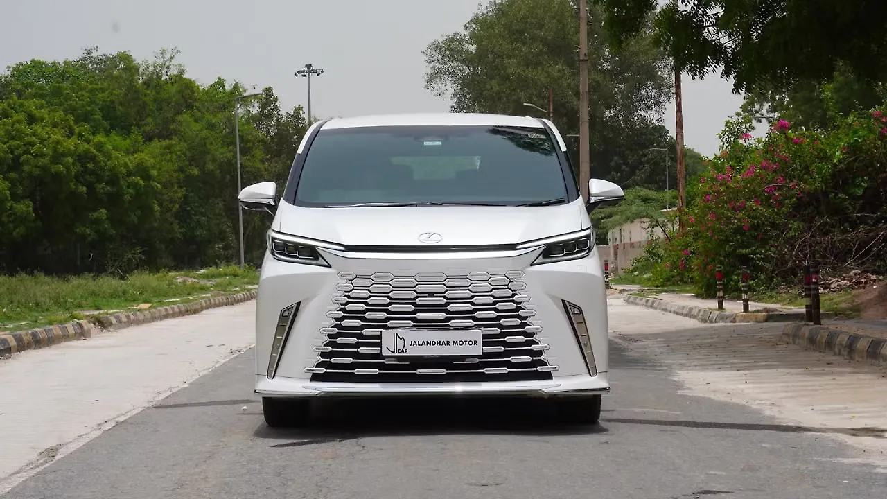2024 लेक्सस LM 350h 4 STR Ultra Luxury [2024-2025] 1