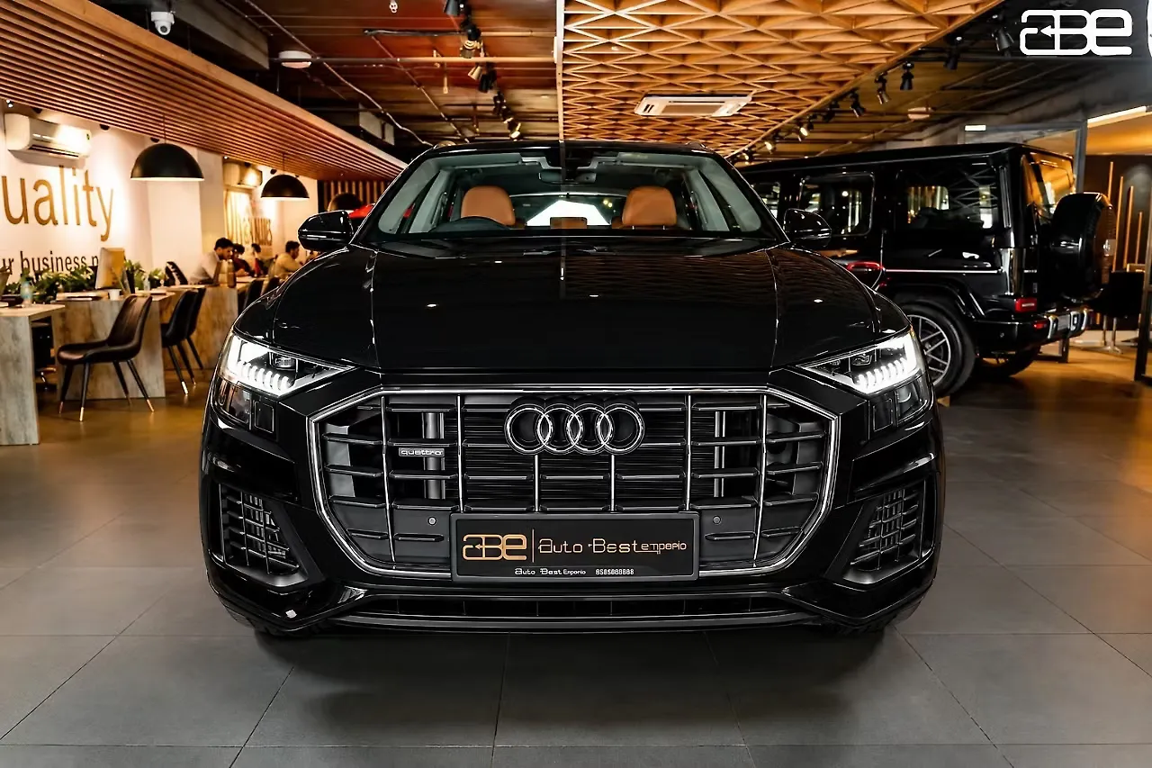 2022 Audi Q8 55 TFSI quattro 1