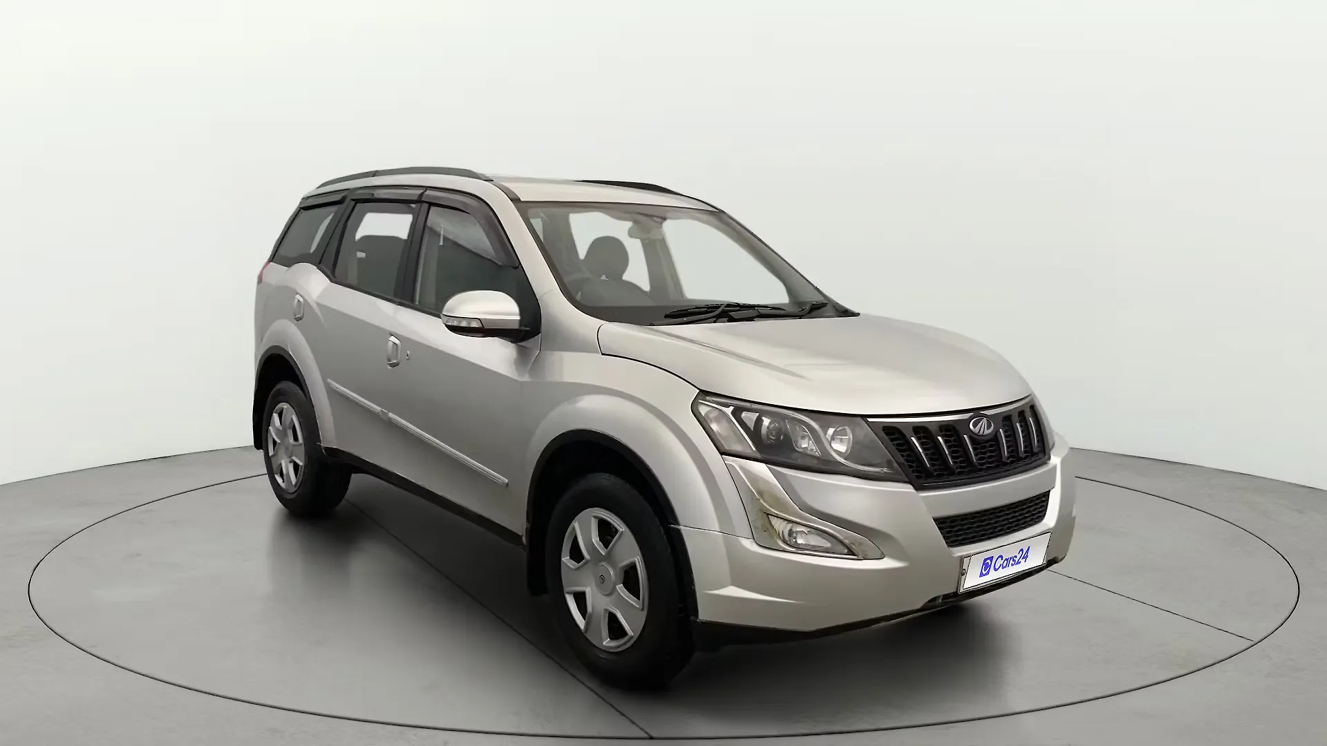 2015 Mahindra XUV500 W6 1