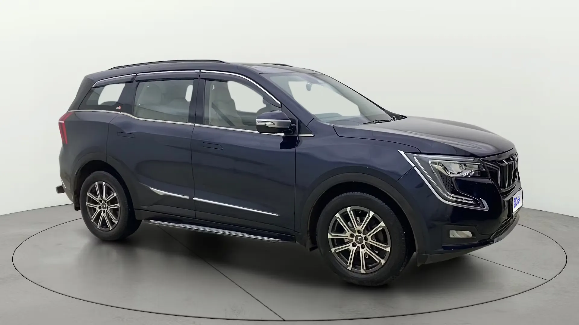 2023 Mahindra XUV700 AX 7 Petrol AT 7 STR [2023-2024] 1